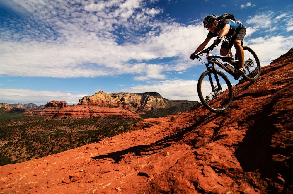 Grace Cafayate Hotel Ngoại thất bức ảnh A mountain biker in Sedona, Arizona
